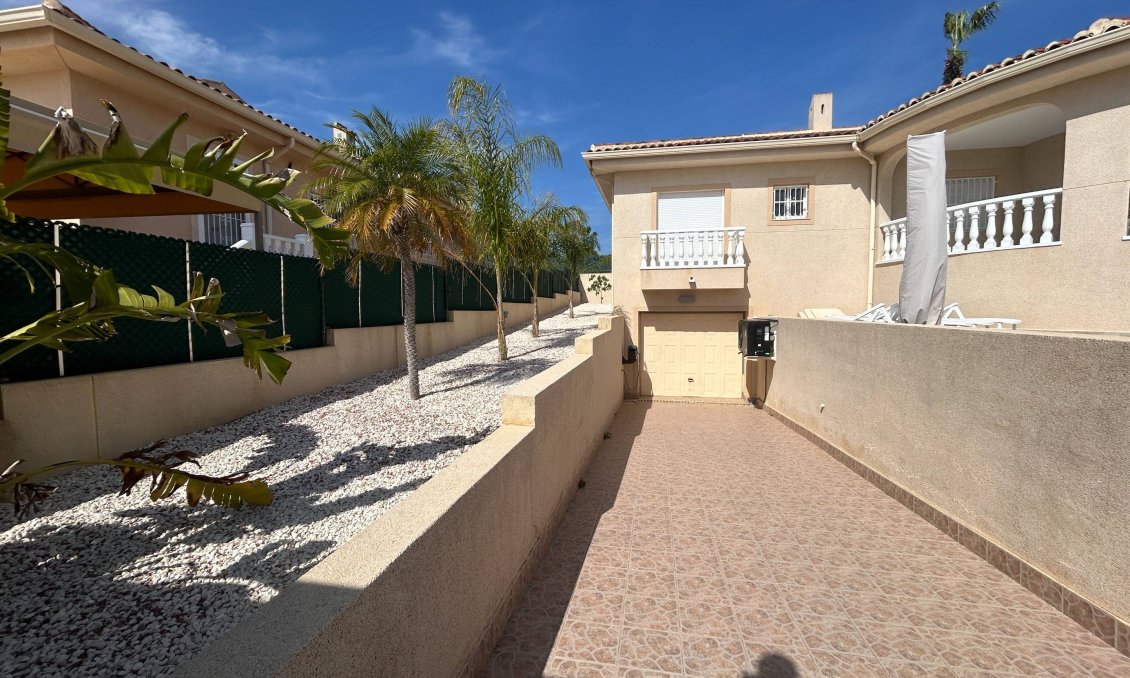 Segunda mano - Villa -
Ciudad Quesada - Benimar