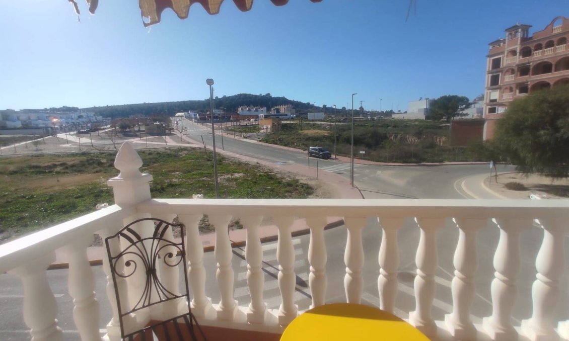 Wiederverkauf - Town House -
Bigastro - Comunidad Valenciana