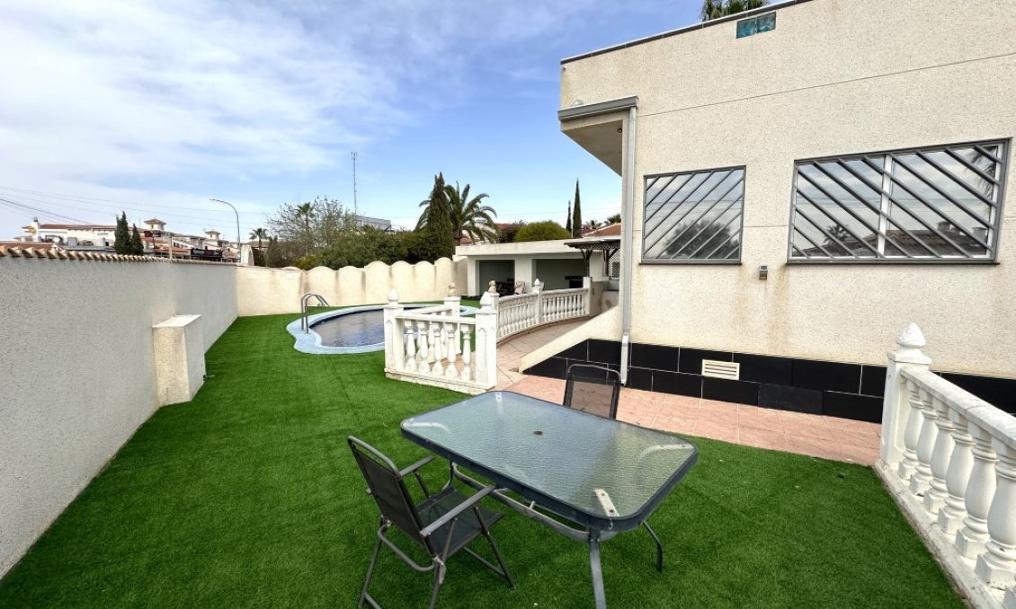 Segunda mano - Villa -
Ciudad Quesada - Costa Blanca