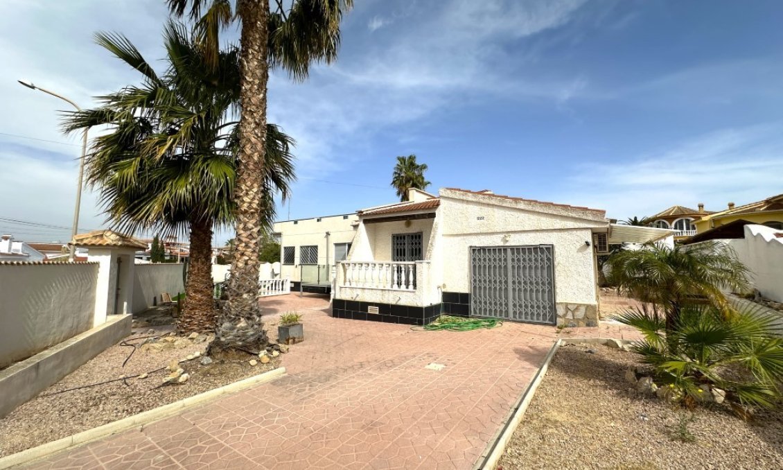 Segunda mano - Villa -
Ciudad Quesada - Costa Blanca