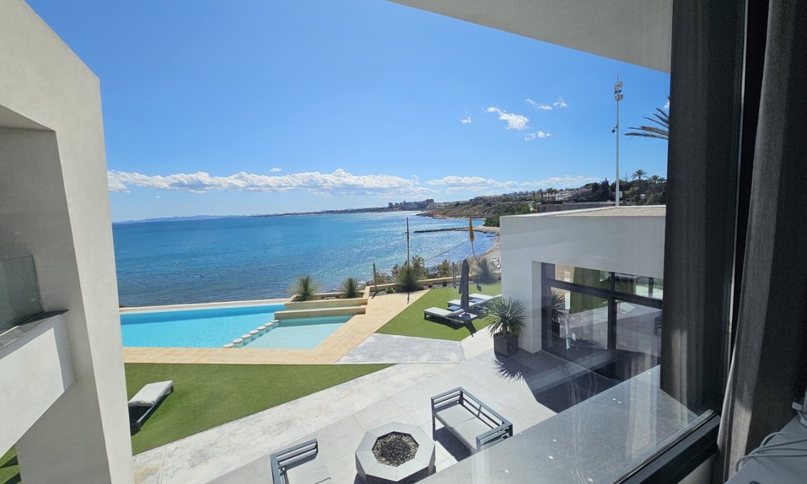 Segunda mano - Villa -
Cabo Roig - Costa Blanca