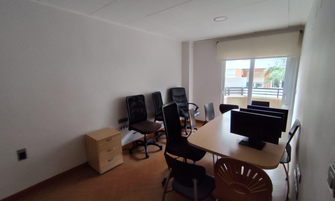 Segunda mano - Apartamento -
Torrevieja - Puerto