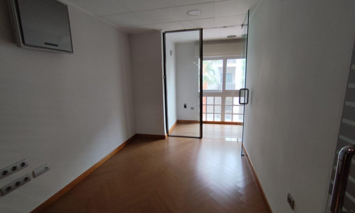 Segunda mano - Apartamento -
Torrevieja - Puerto
