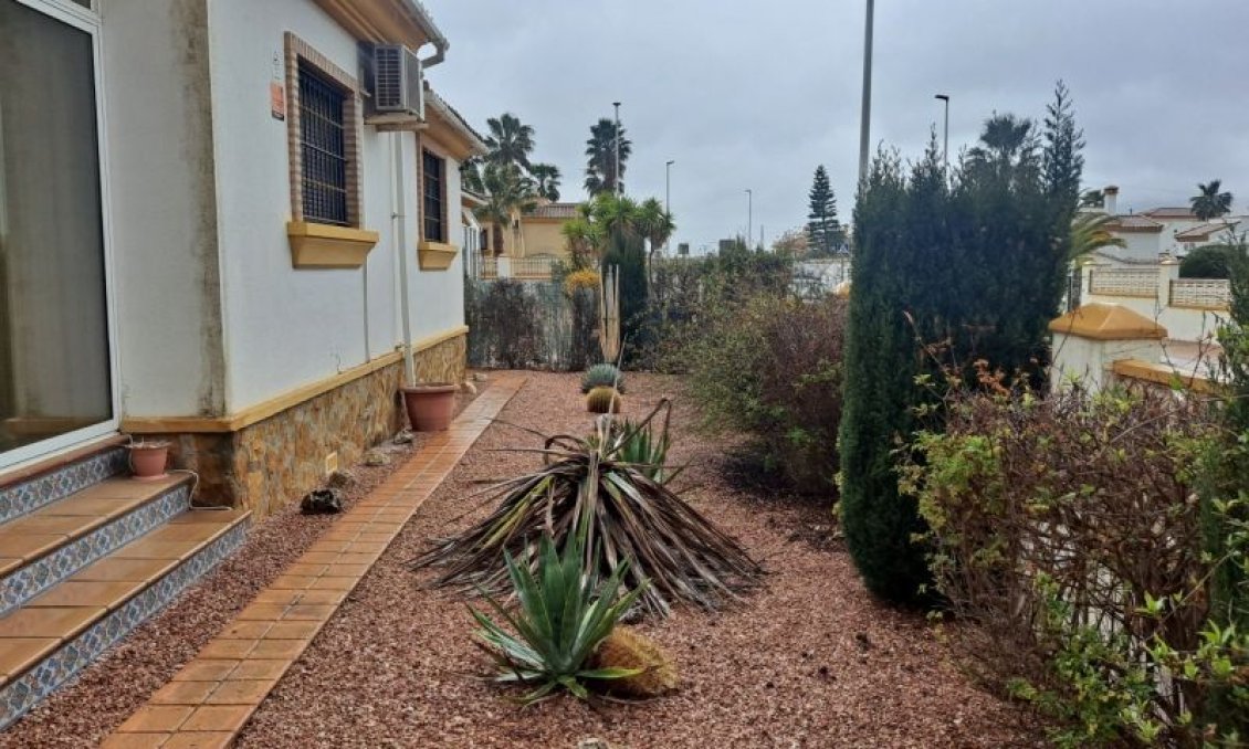 Segunda mano - Villa -
Hondón de las Nieves - Inland