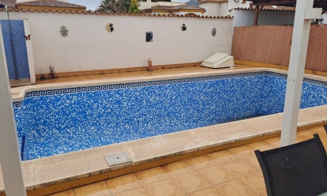 Segunda mano - Villa -
Hondón de las Nieves - Inland