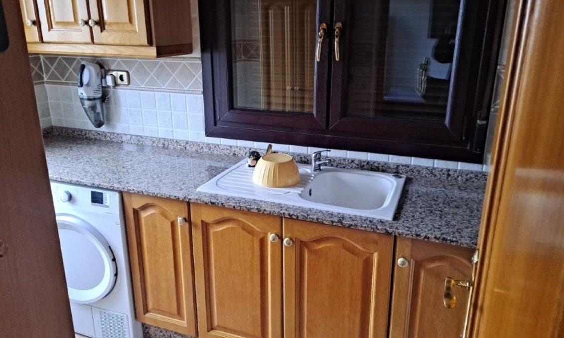 Segunda mano - Villa -
Hondón de las Nieves - Inland