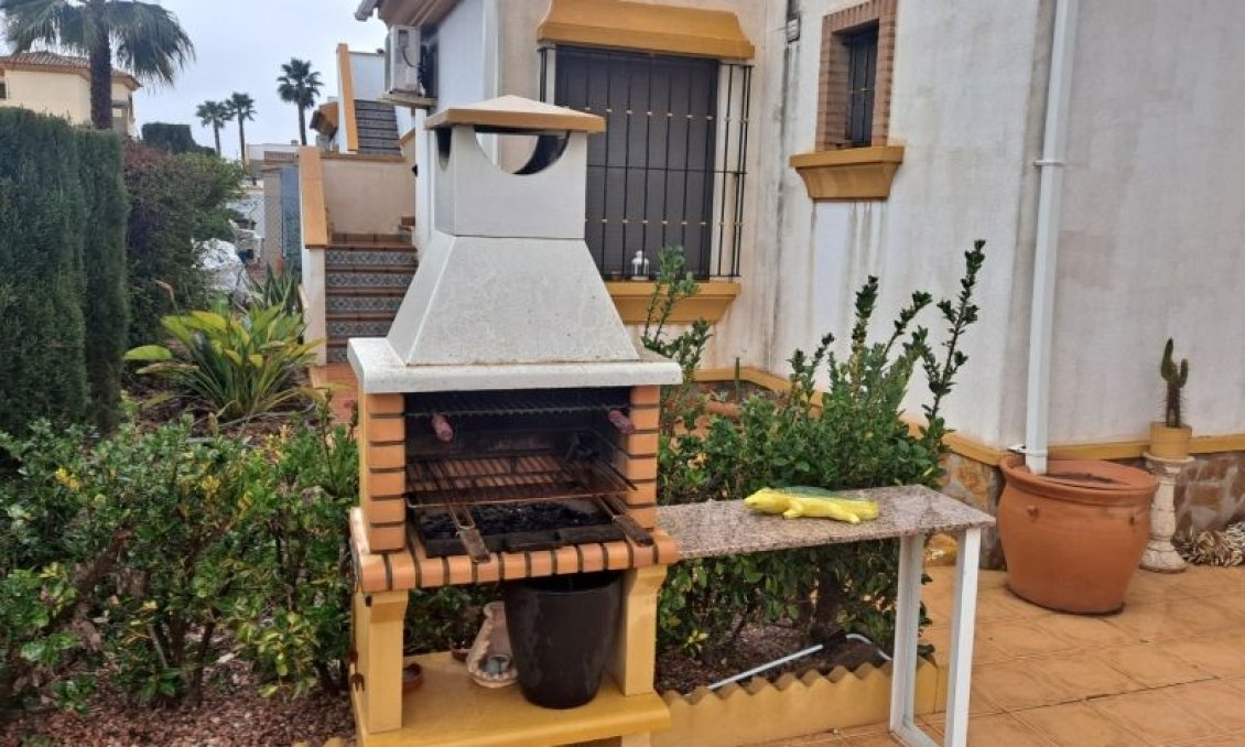 Segunda mano - Villa -
Hondón de las Nieves - Inland