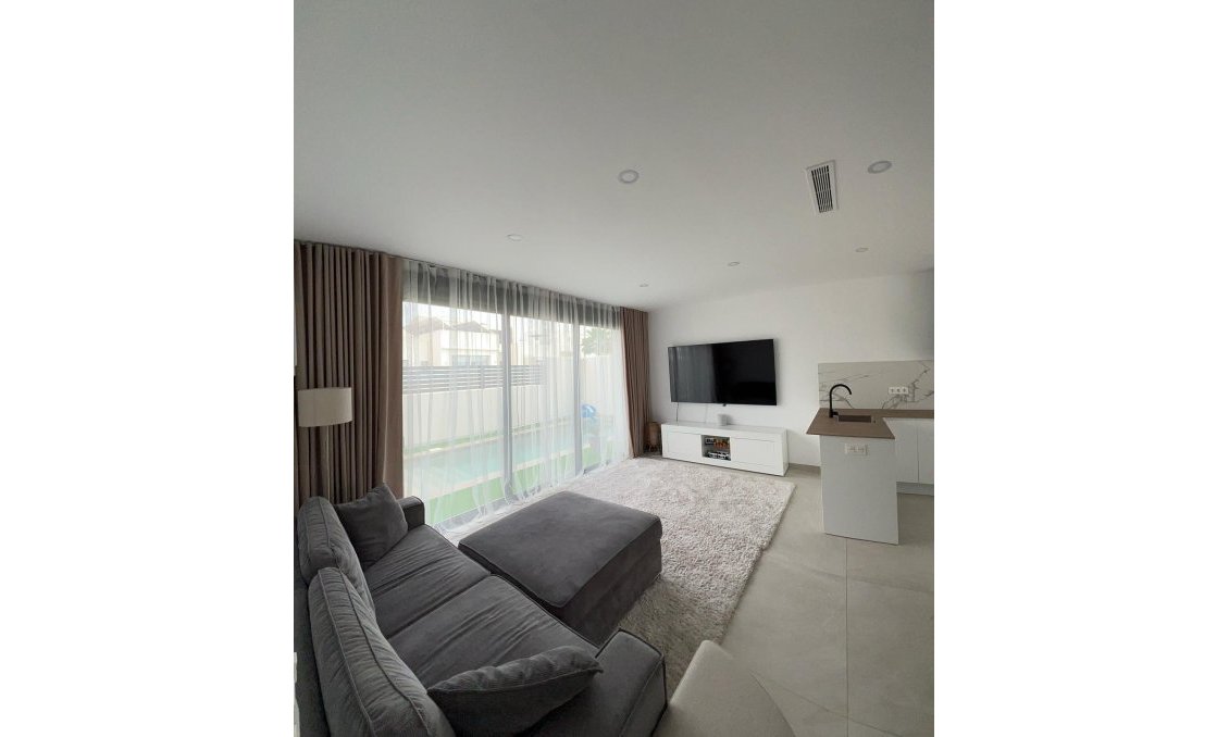 Revente - Villa -
Benijofar