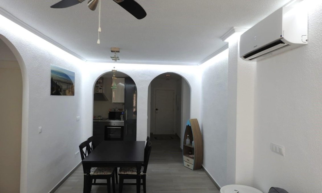 Segunda mano - Apartamento -
Torrevieja - Playa del Cura