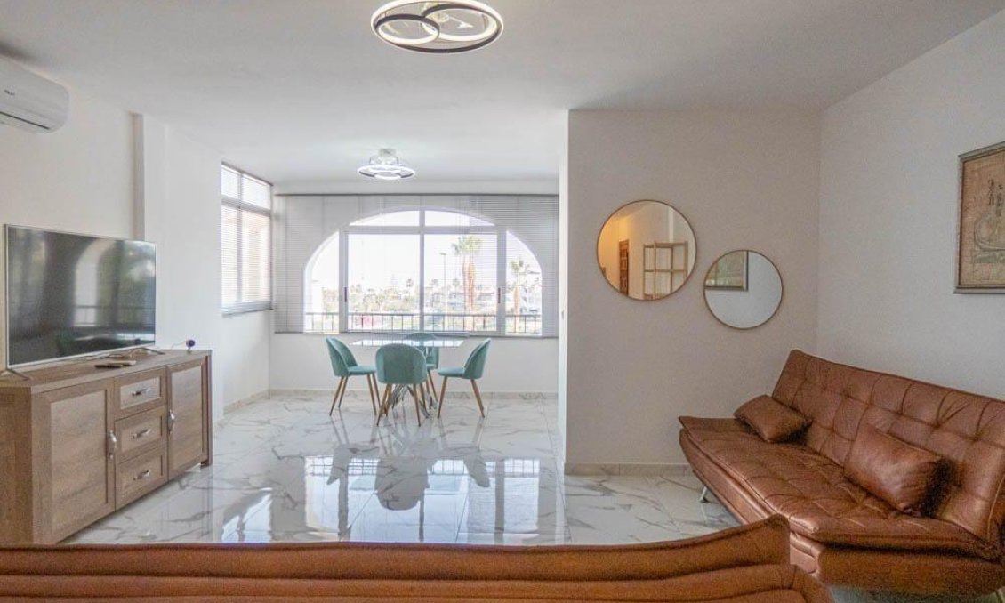 Segunda mano - Apartamento -
Orihuela Costa - Villamartín