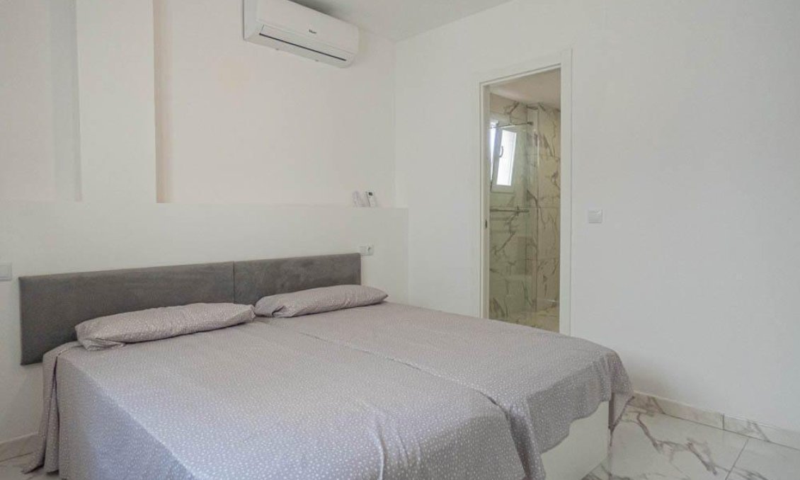 Segunda mano - Apartamento -
Orihuela Costa - Villamartín