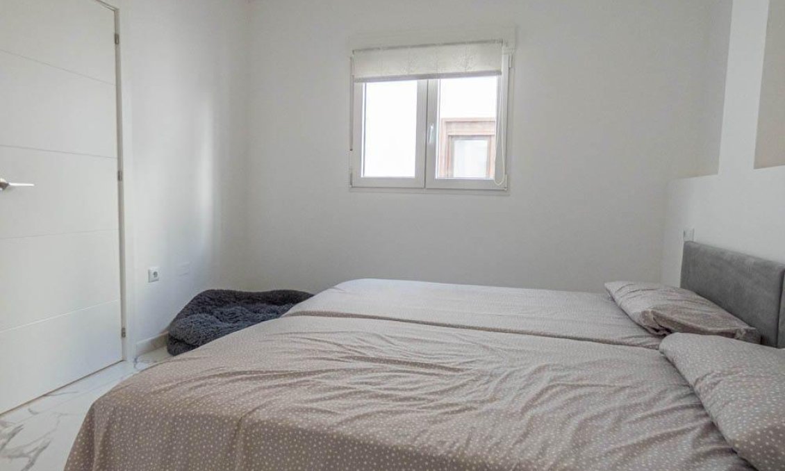 Segunda mano - Apartamento -
Orihuela Costa - Villamartín