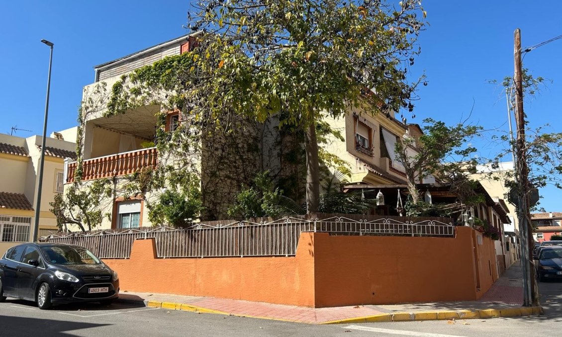 Segunda mano - Villa -
Los Montesinos - Costa Blanca