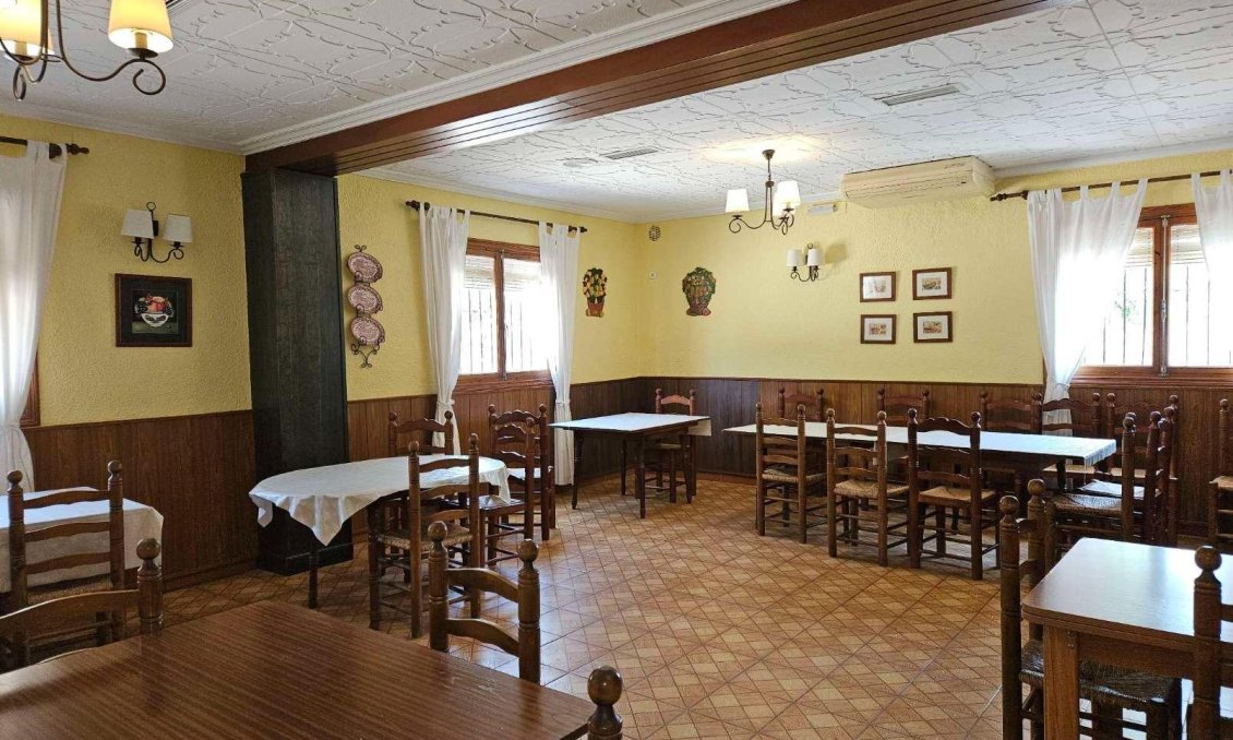 Wiederverkauf - Villa -
Elda - 03600