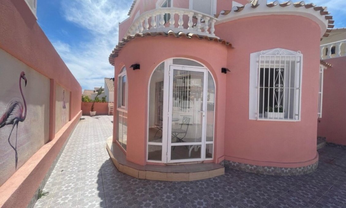 Segunda mano - Villa -
Playa Flamenca - Costa Blanca