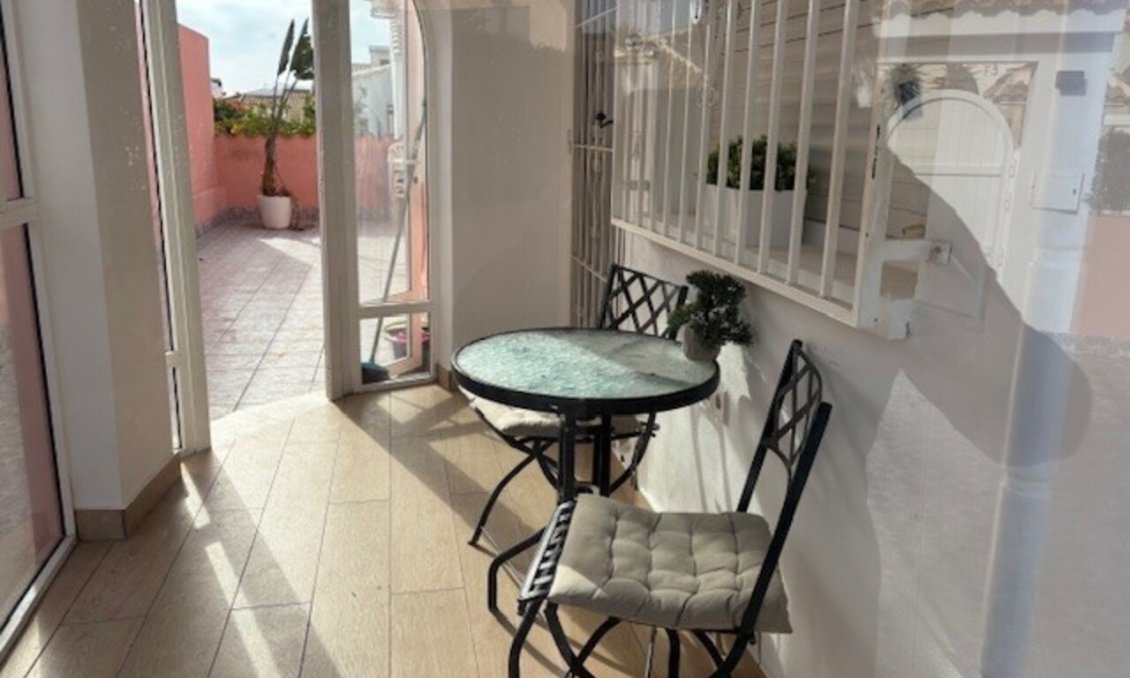 Segunda mano - Villa -
Playa Flamenca - Costa Blanca