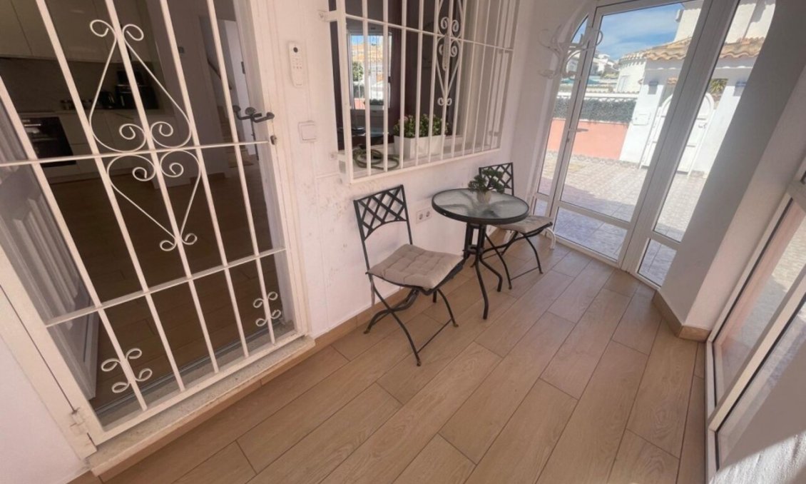 Segunda mano - Villa -
Playa Flamenca - Costa Blanca