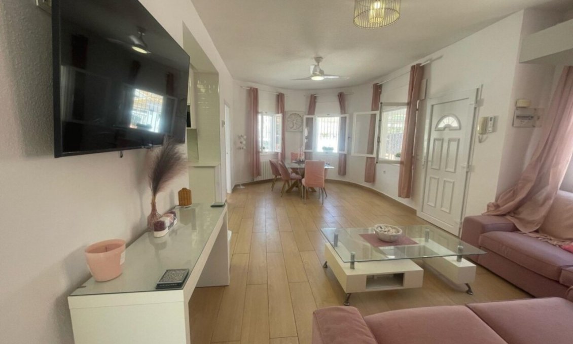 Segunda mano - Villa -
Playa Flamenca - Costa Blanca