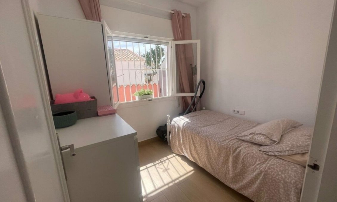 Segunda mano - Villa -
Playa Flamenca - Costa Blanca