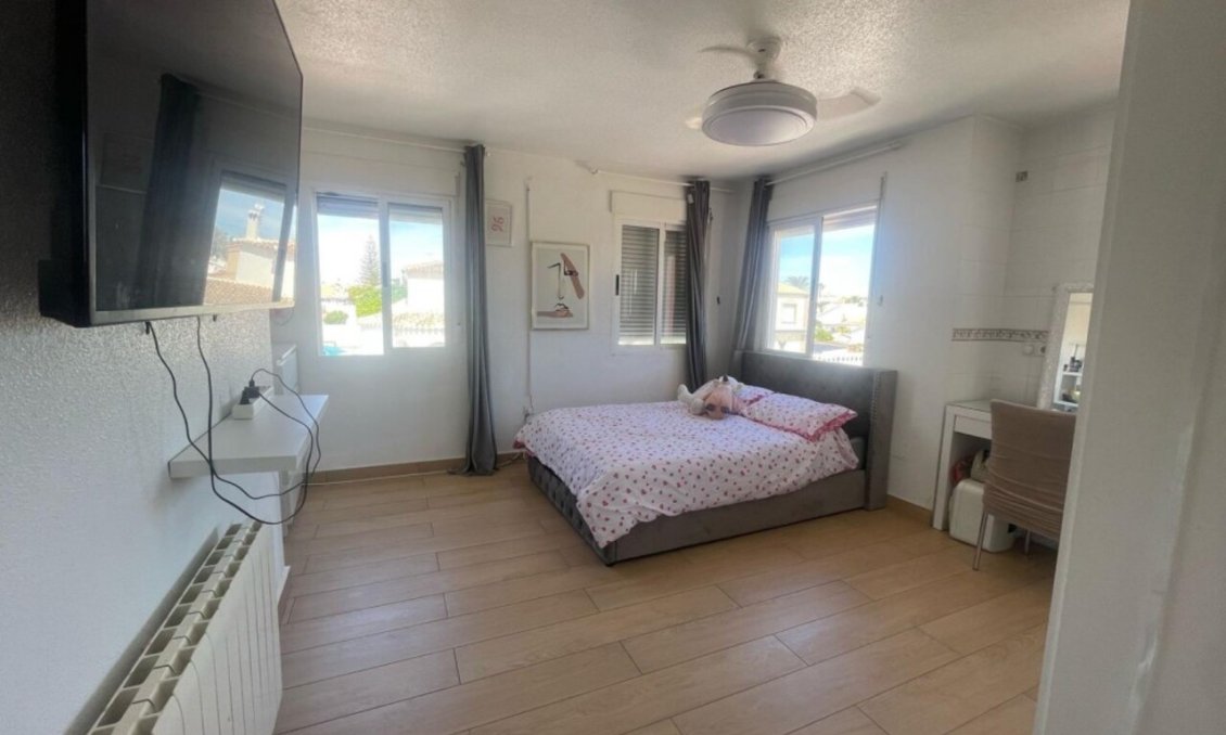 Segunda mano - Villa -
Playa Flamenca - Costa Blanca