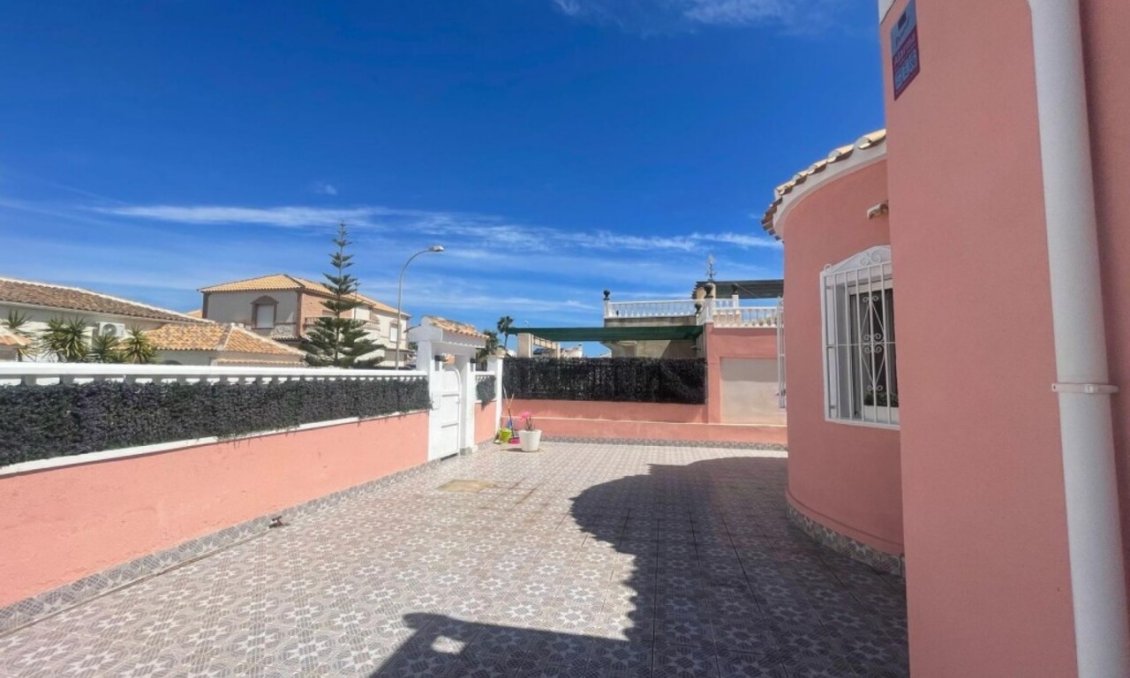 Segunda mano - Villa -
Playa Flamenca - Costa Blanca