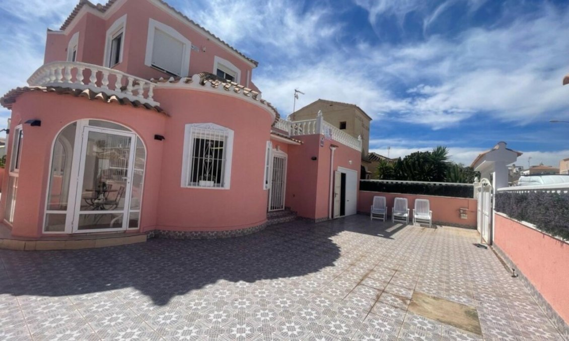 Segunda mano - Villa -
Playa Flamenca - Costa Blanca