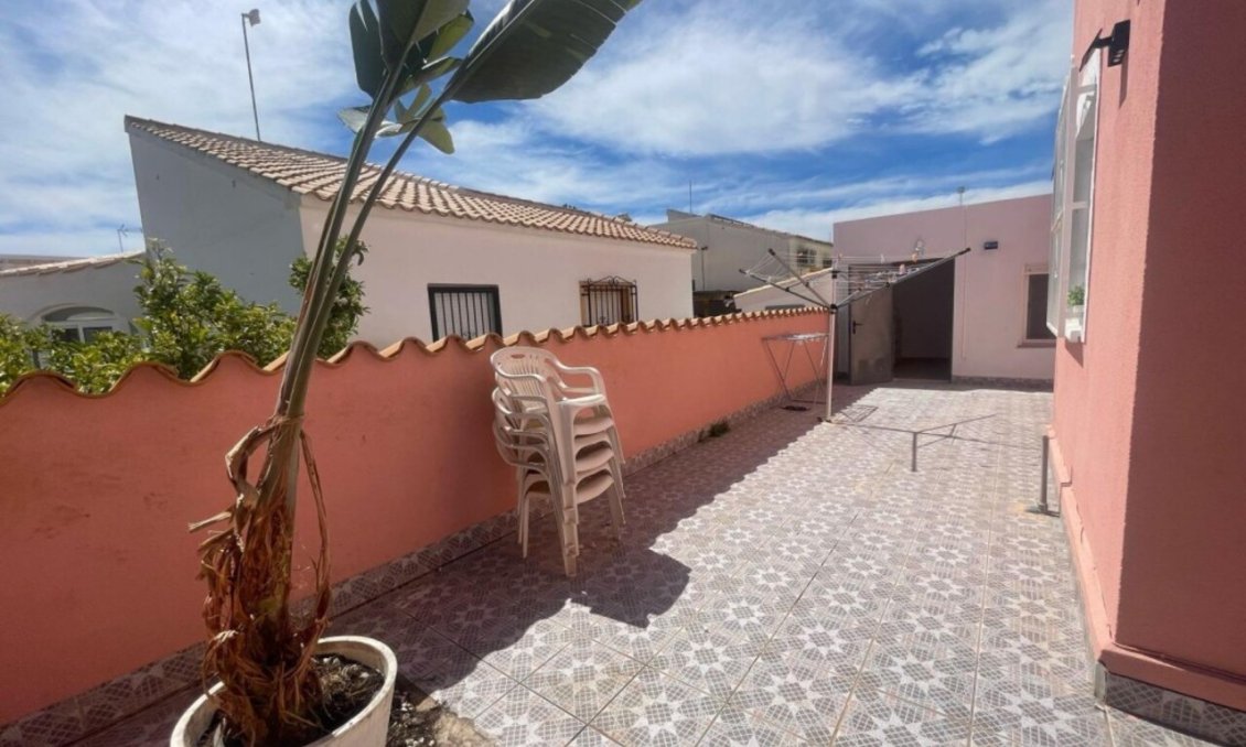 Segunda mano - Villa -
Playa Flamenca - Costa Blanca