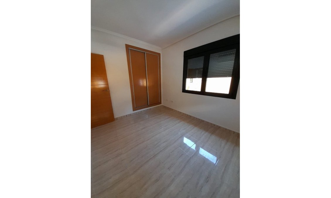 Segunda mano - Villa -
Ciudad Quesada - Costa Blanca