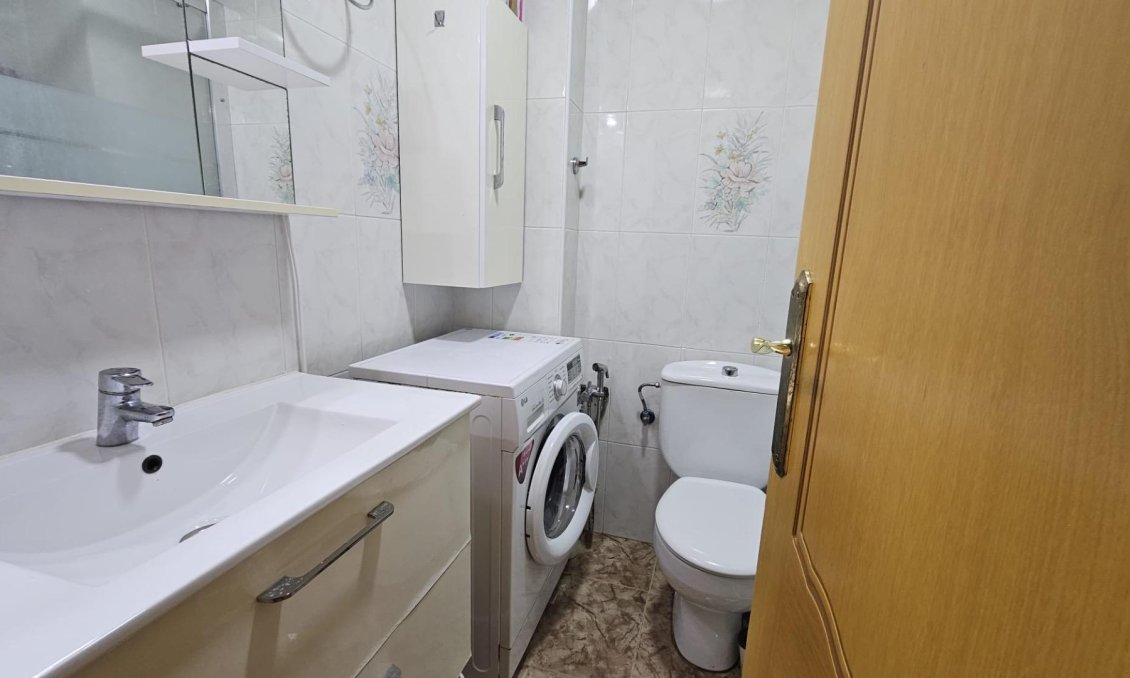 Segunda mano - Apartamento -
Torrevieja - Centro