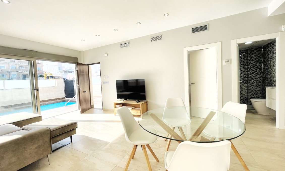 Segunda mano - Villa -
Villamartin - Costa Blanca