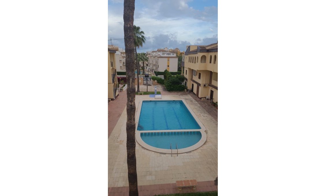 Segunda mano - Apartamento -
Torrevieja - Punta Prima