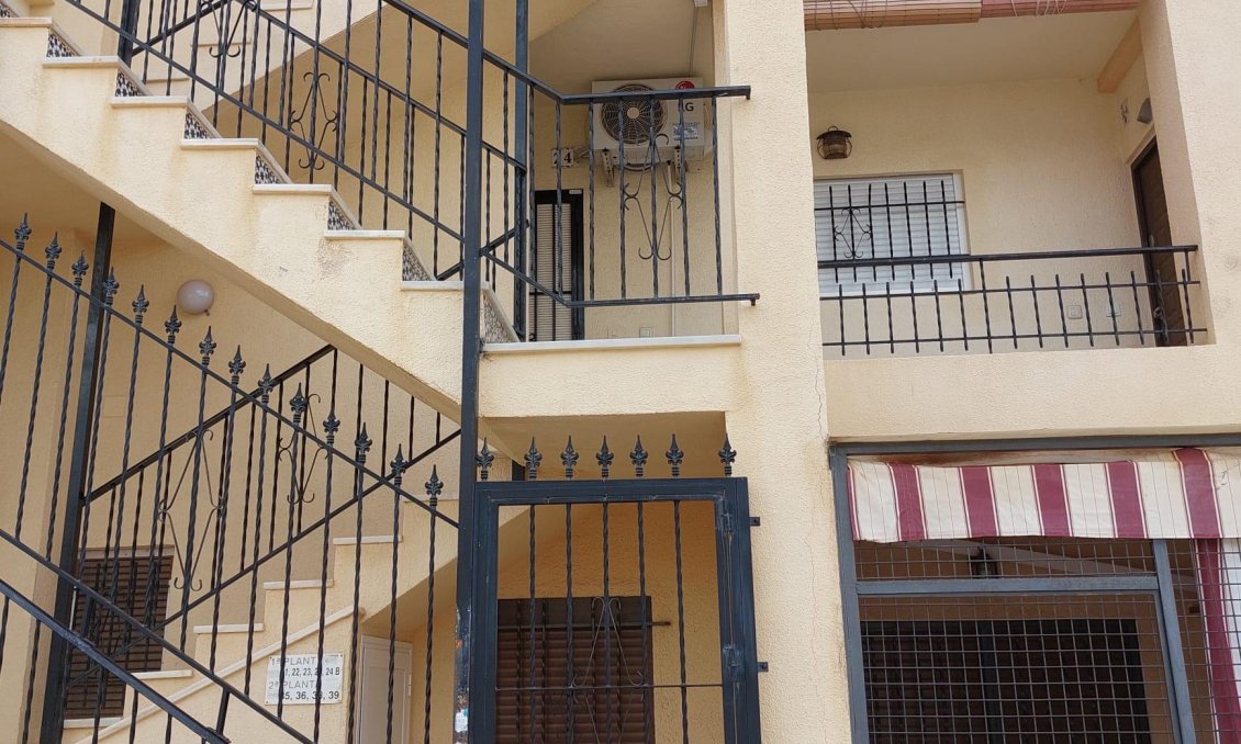 Segunda mano - Apartamento -
Torrevieja - Punta Prima