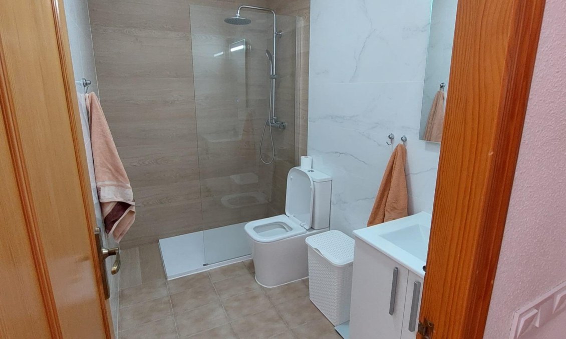 Segunda mano - Apartamento -
Torrevieja - Punta Prima