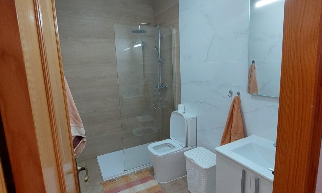 Segunda mano - Apartamento -
Torrevieja - Punta Prima