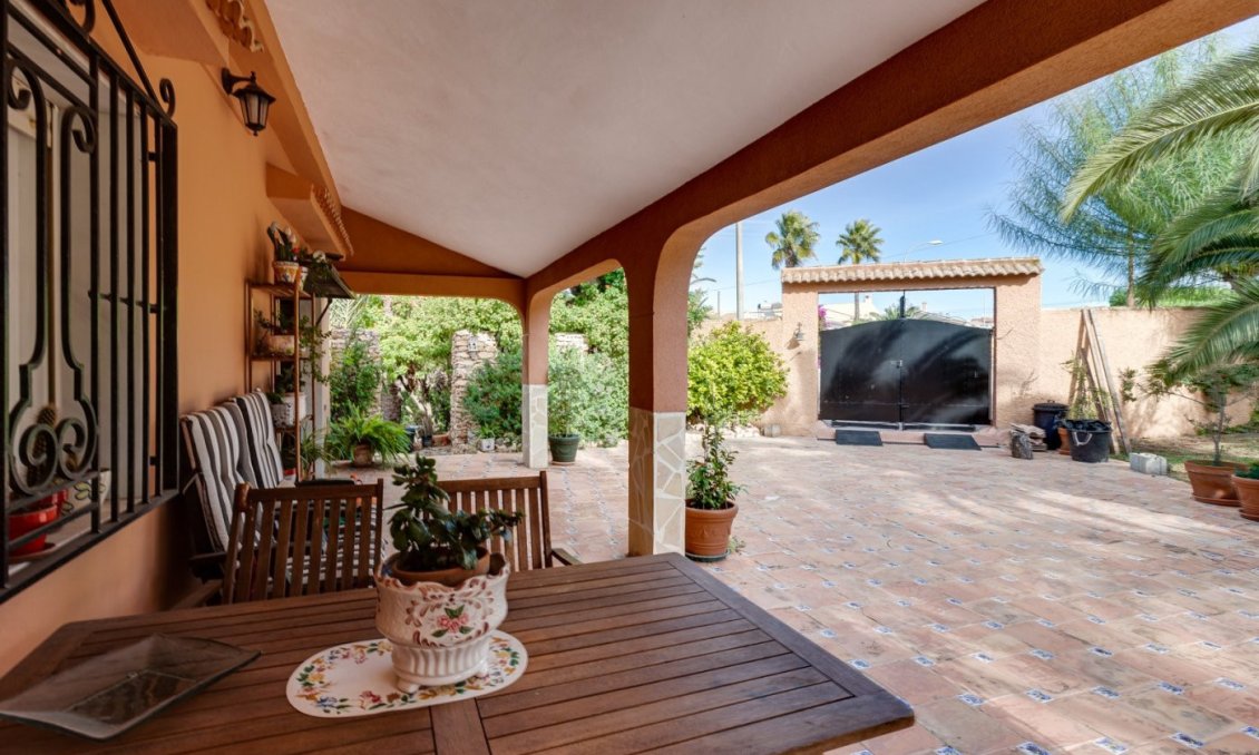 Segunda mano - Villa -
Torrevieja - San Luis