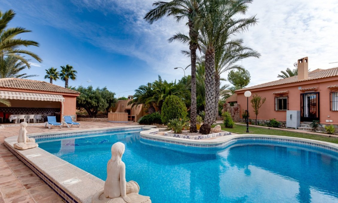 Segunda mano - Villa -
Torrevieja - San Luis