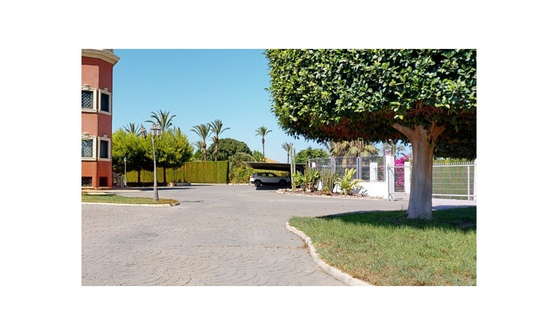 Segunda mano - Villa -
Elche - Costa Blanca