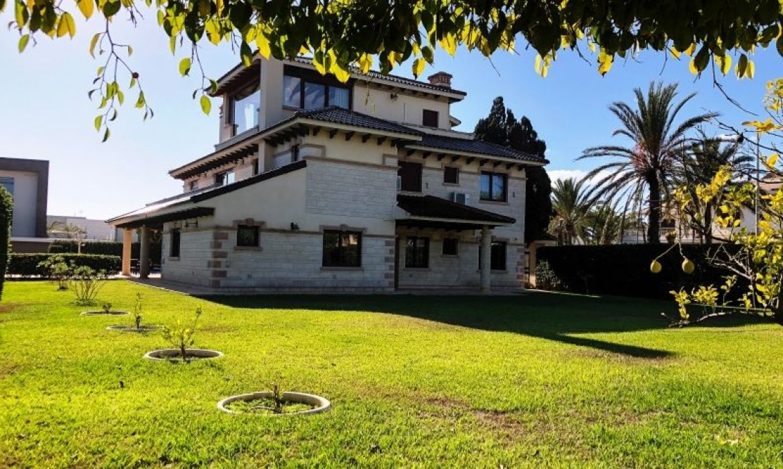 Segunda mano - Villa -
Orihuela Costa - Costa Blanca