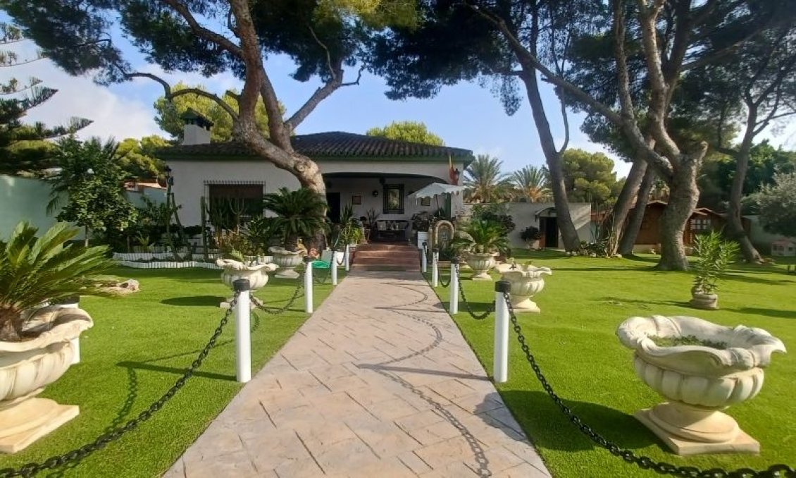 Revente - Villa -
Orihuela Costa - Costa Blanca