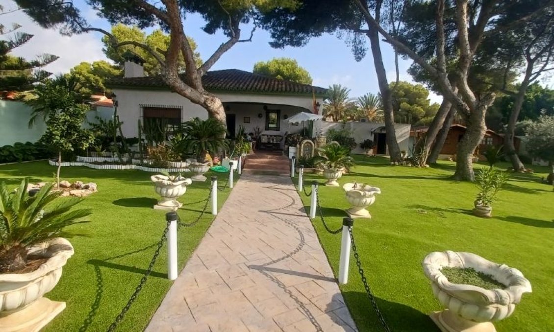 Revente - Villa -
Orihuela Costa - Costa Blanca