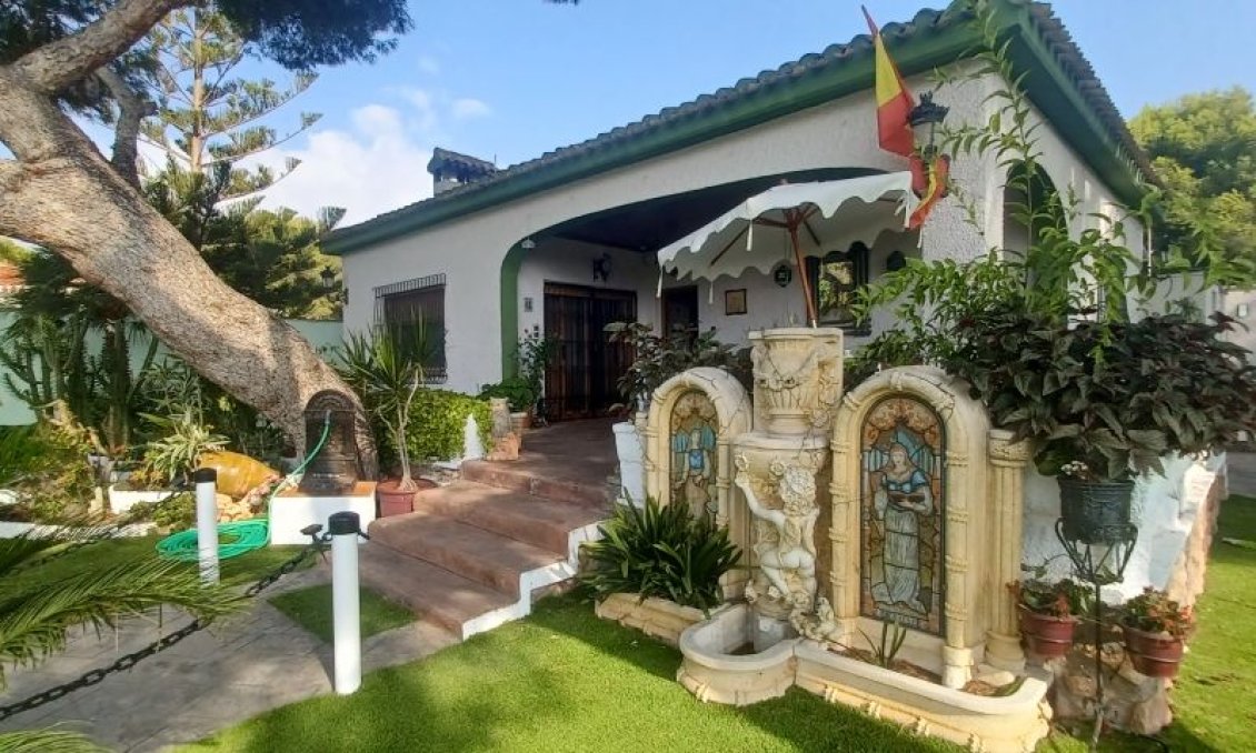 Revente - Villa -
Orihuela Costa - Costa Blanca