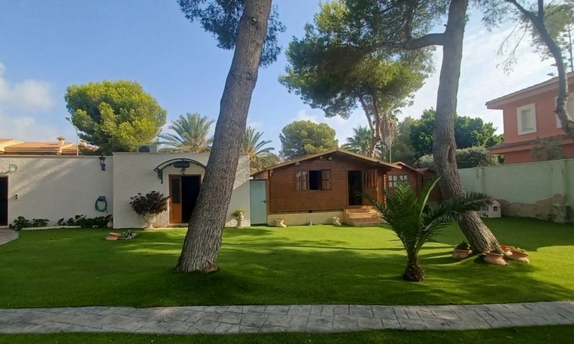 Revente - Villa -
Orihuela Costa - Costa Blanca