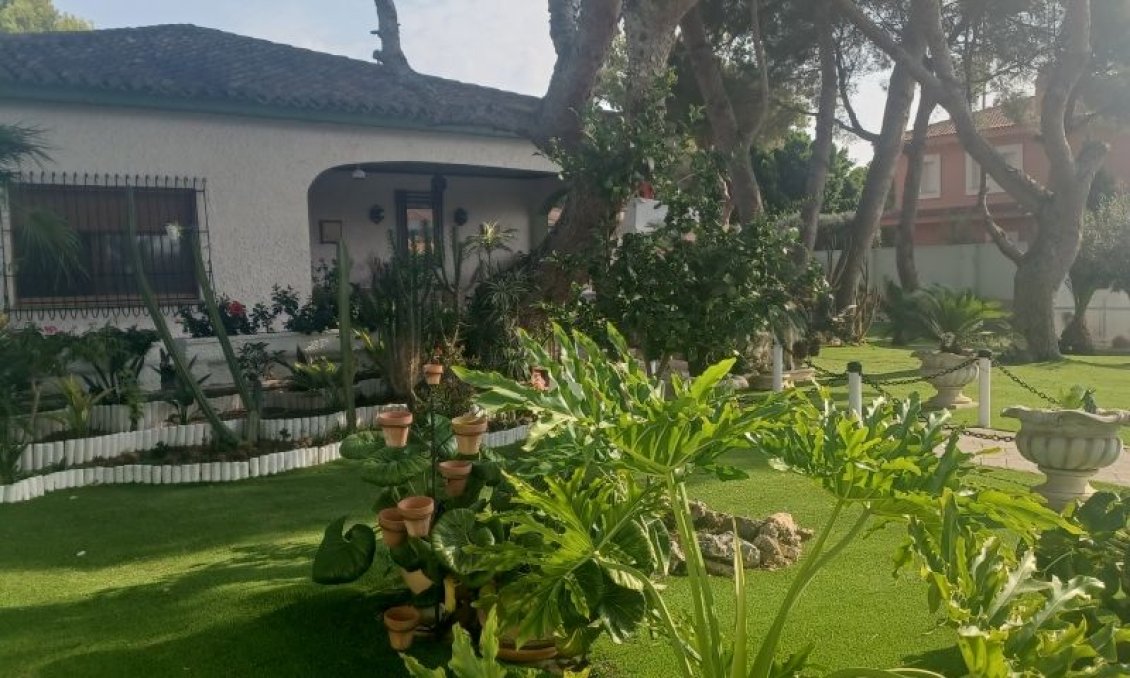 Revente - Villa -
Orihuela Costa - Costa Blanca