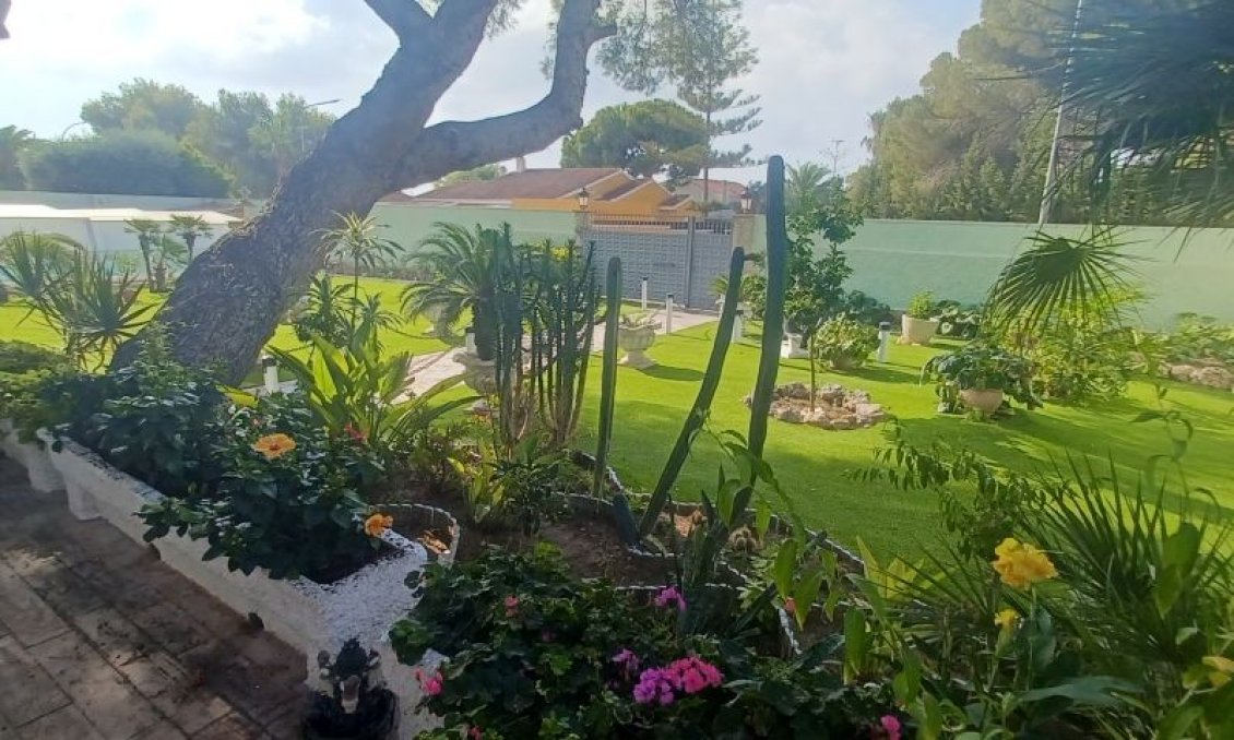 Revente - Villa -
Orihuela Costa - Costa Blanca