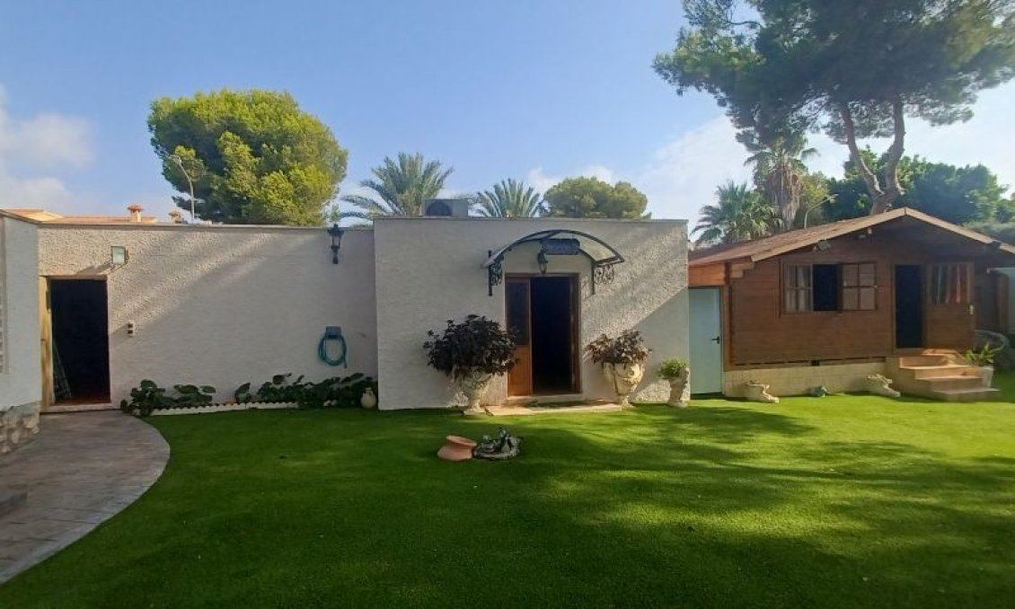 Revente - Villa -
Orihuela Costa - Costa Blanca