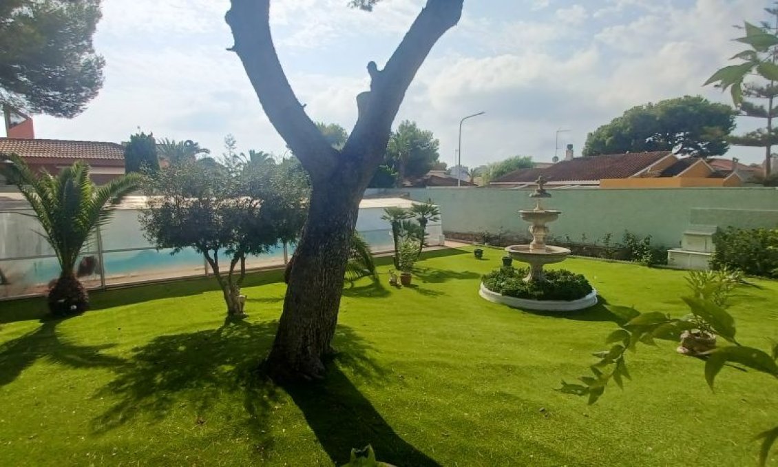 Revente - Villa -
Orihuela Costa - Costa Blanca