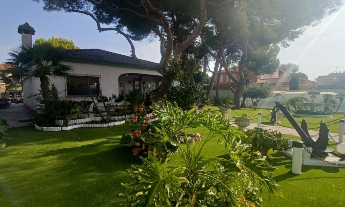 Revente - Villa -
Orihuela Costa - Costa Blanca
