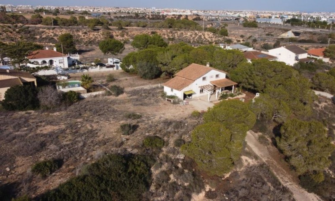 Revente - Villa -
Orihuela Costa - Costa Blanca