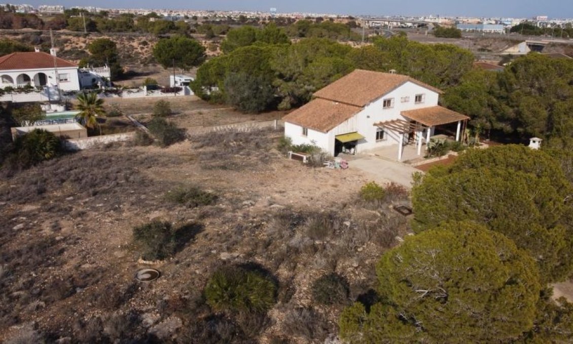 Revente - Villa -
Orihuela Costa - Costa Blanca