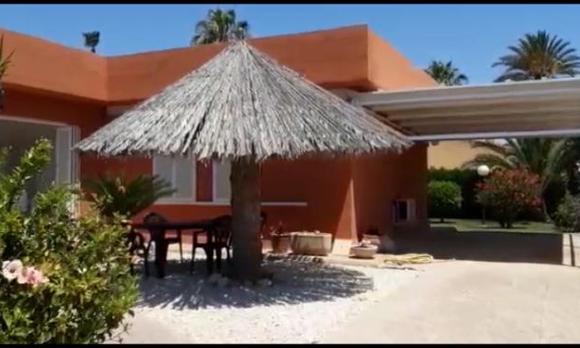 Wiederverkauf - Villa -
Torrevieja - Costa Blanca